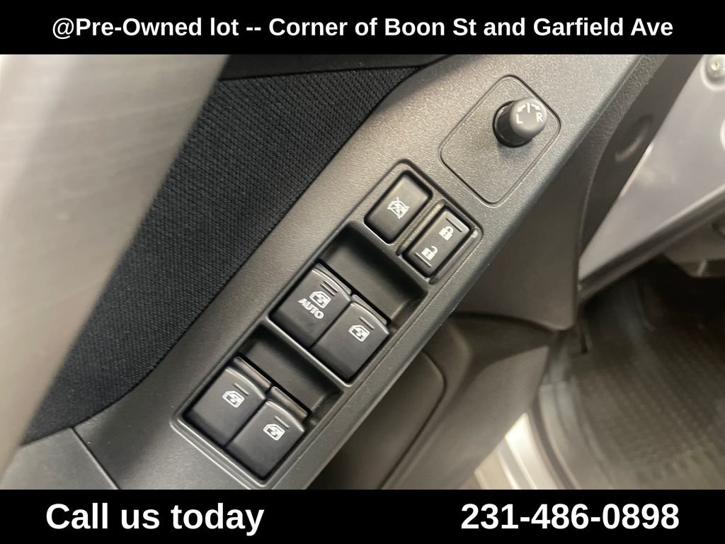Used 2014 Silver Subaru 2.5i Premium image 16