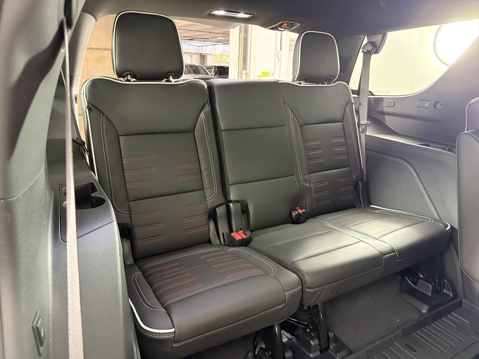 2026 GMC Yukon AT4 Ultimate - Photo 14