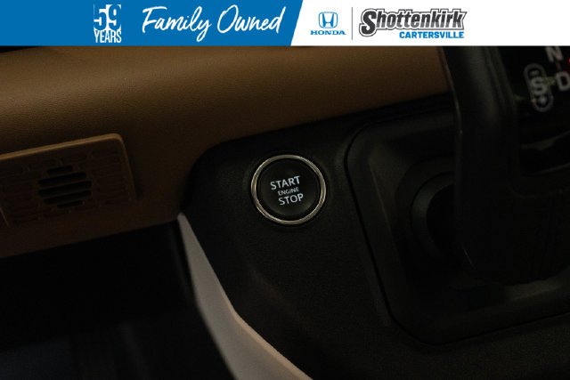 Used 2025  Land Rover S image 23