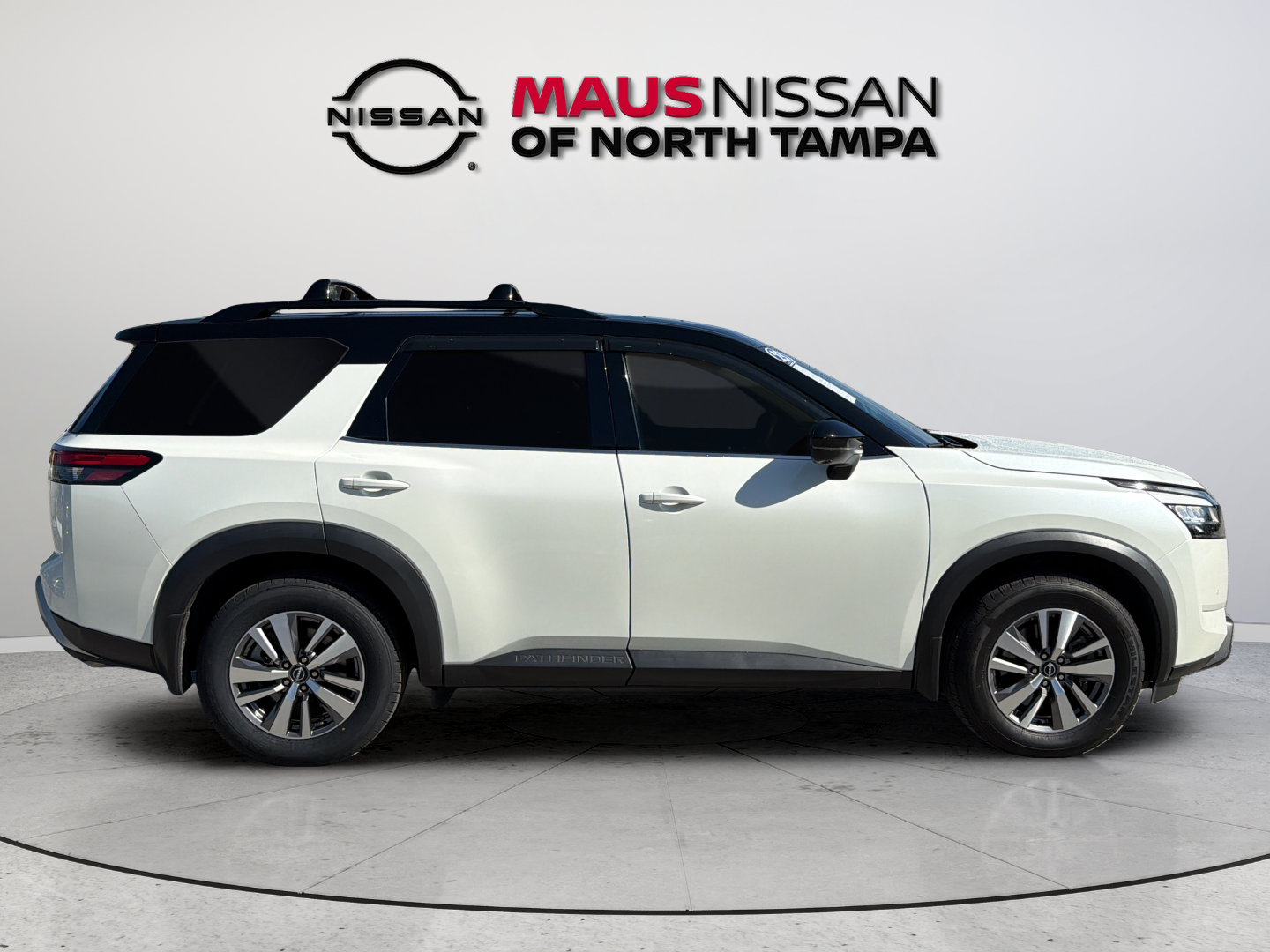 Used 2023 White Nissan SL image 14