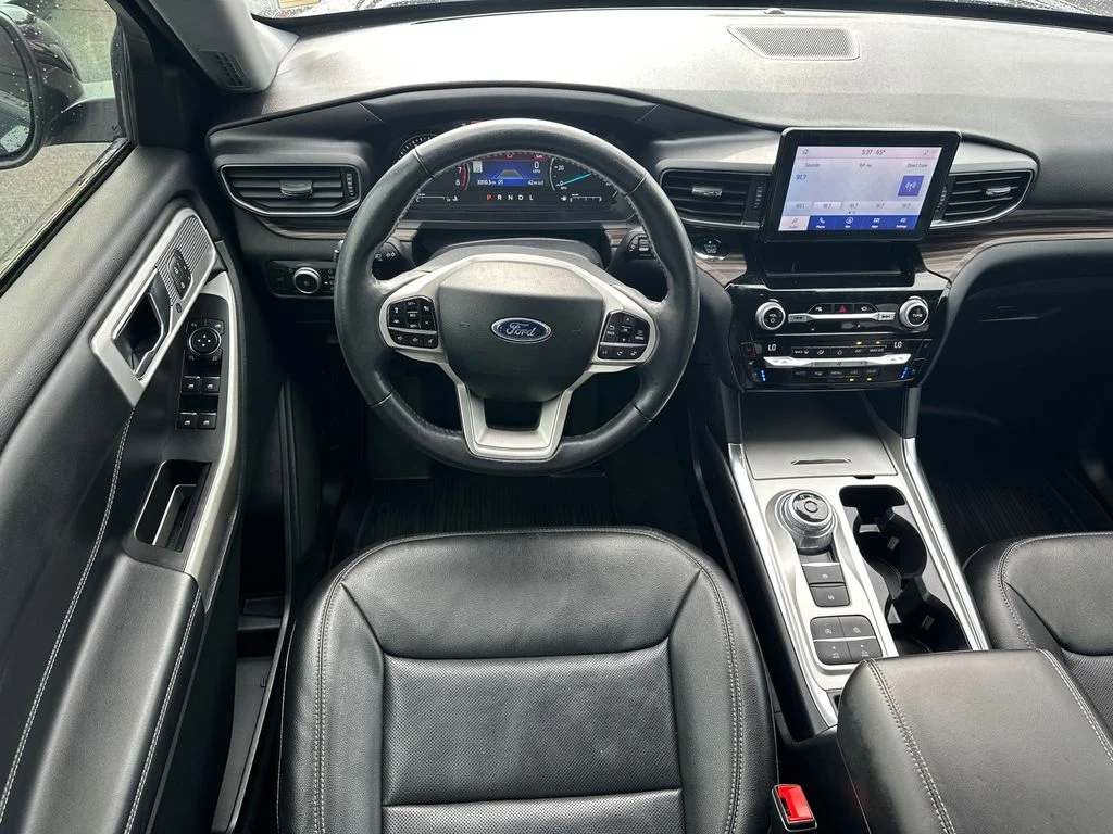 Used 2021 Black Ford Limited image 24