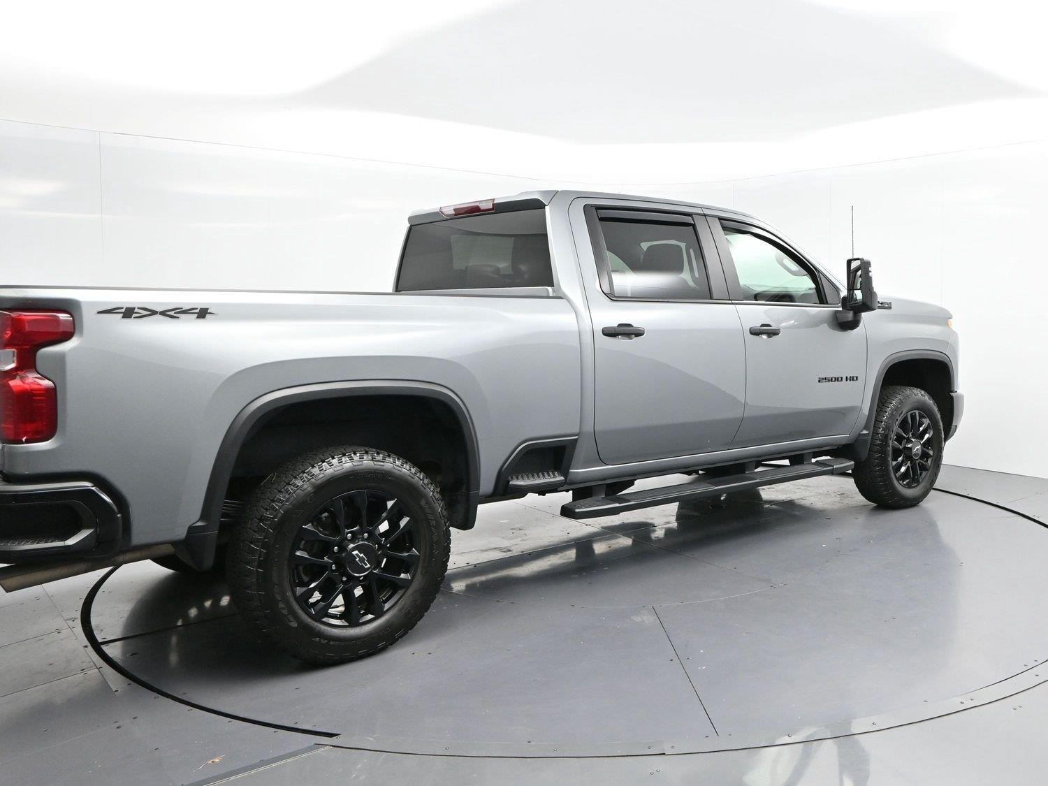 Used 2025 Sterling Gray Metallic Chevrolet Custom image 7
