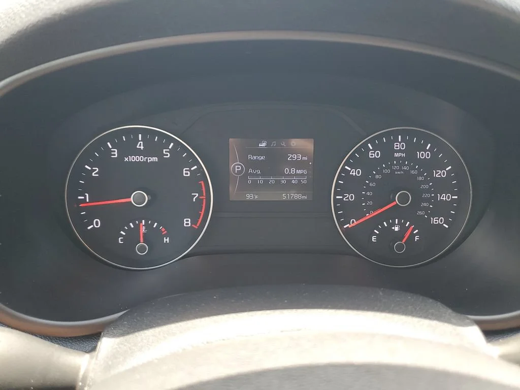 Used 2018 White Kia LX image 22