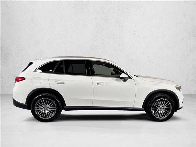 New 2026 Polar White Mercedes-Benz GLC 300 image 34