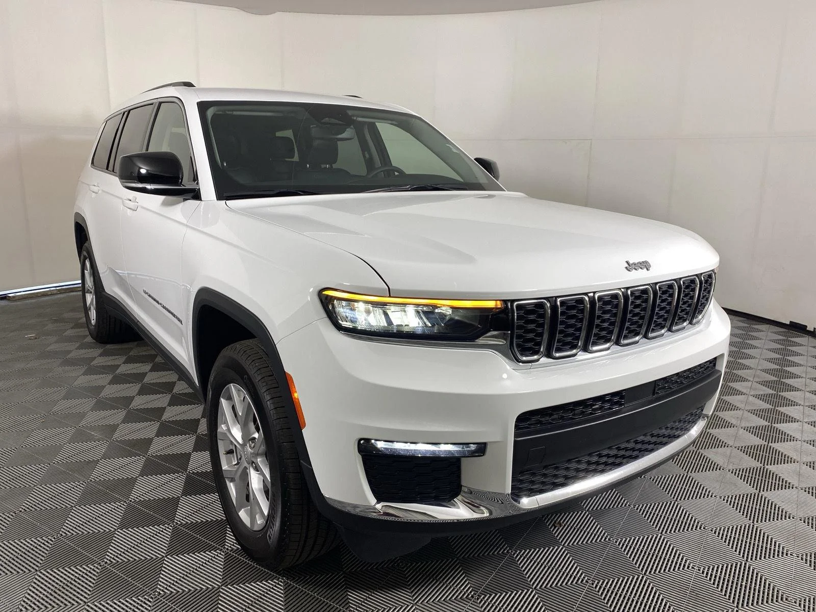 Used 2023 Bright White Clearcoat Jeep Limited image 17