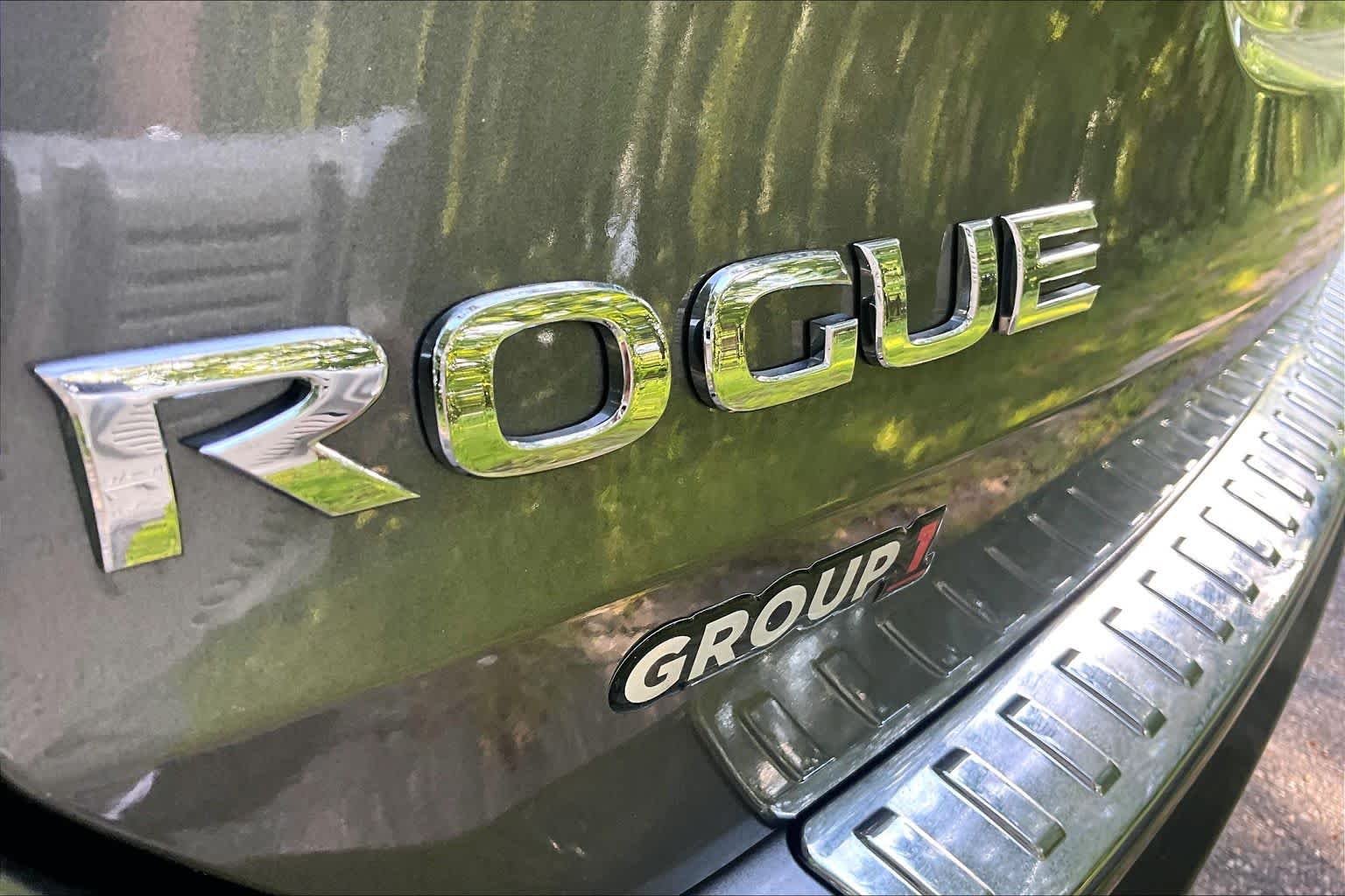 Used 2018 Gun Metallic Nissan SV image 10
