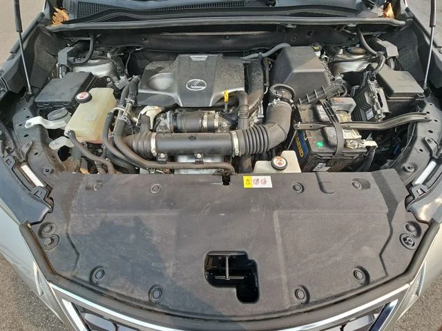 Used 2018 Silver Lexus 300 Base image 32