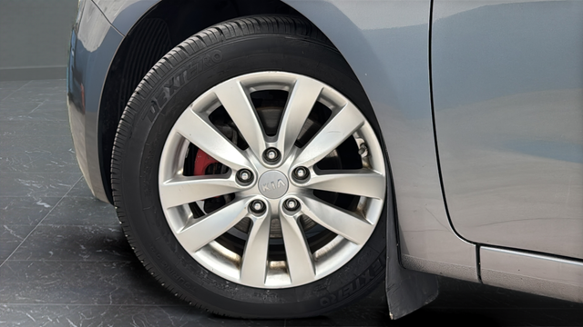 Used 2015 Graphite Steel Kia EX image 29