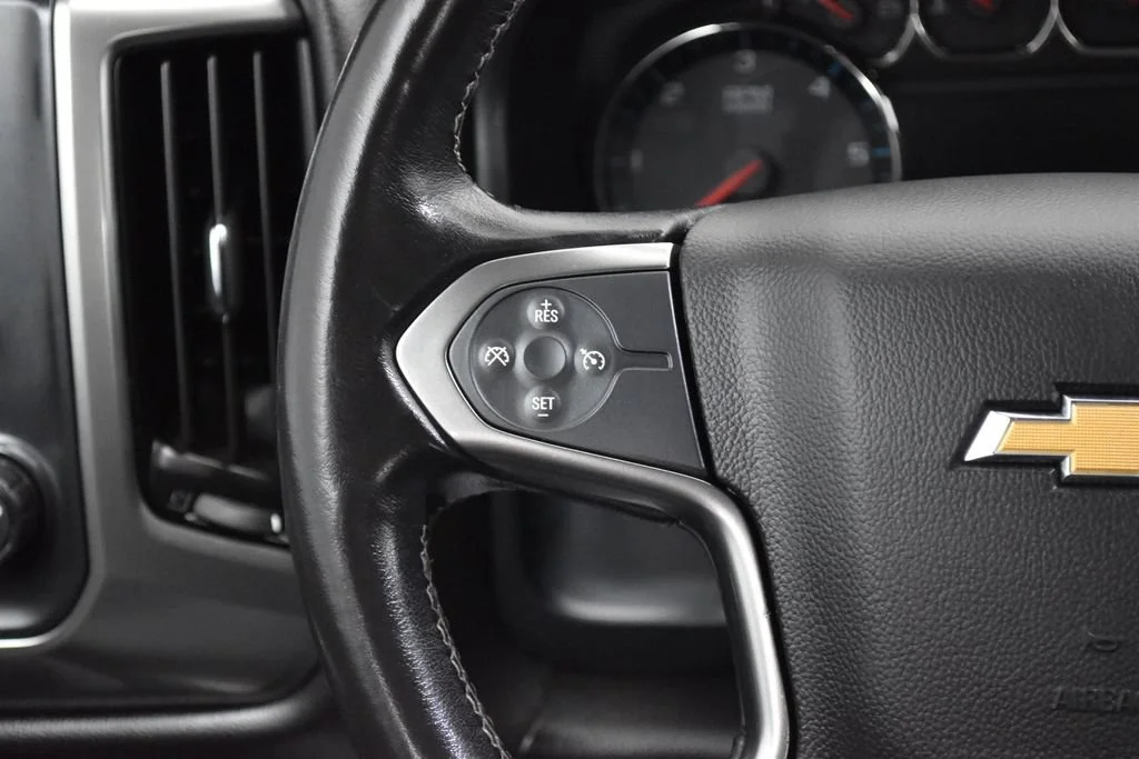 Used 2019 Summit White Chevrolet LT image 9