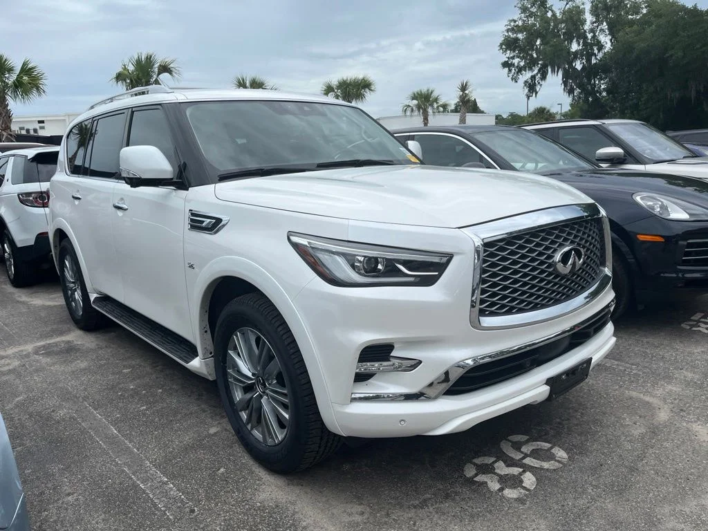 Used 2020 White INFINITI LUXE image 4