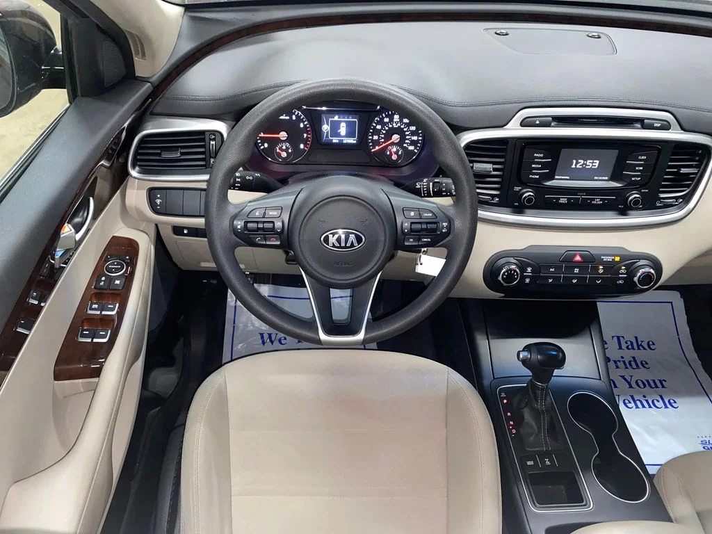 Used 2017 Purple Kia LX image 23