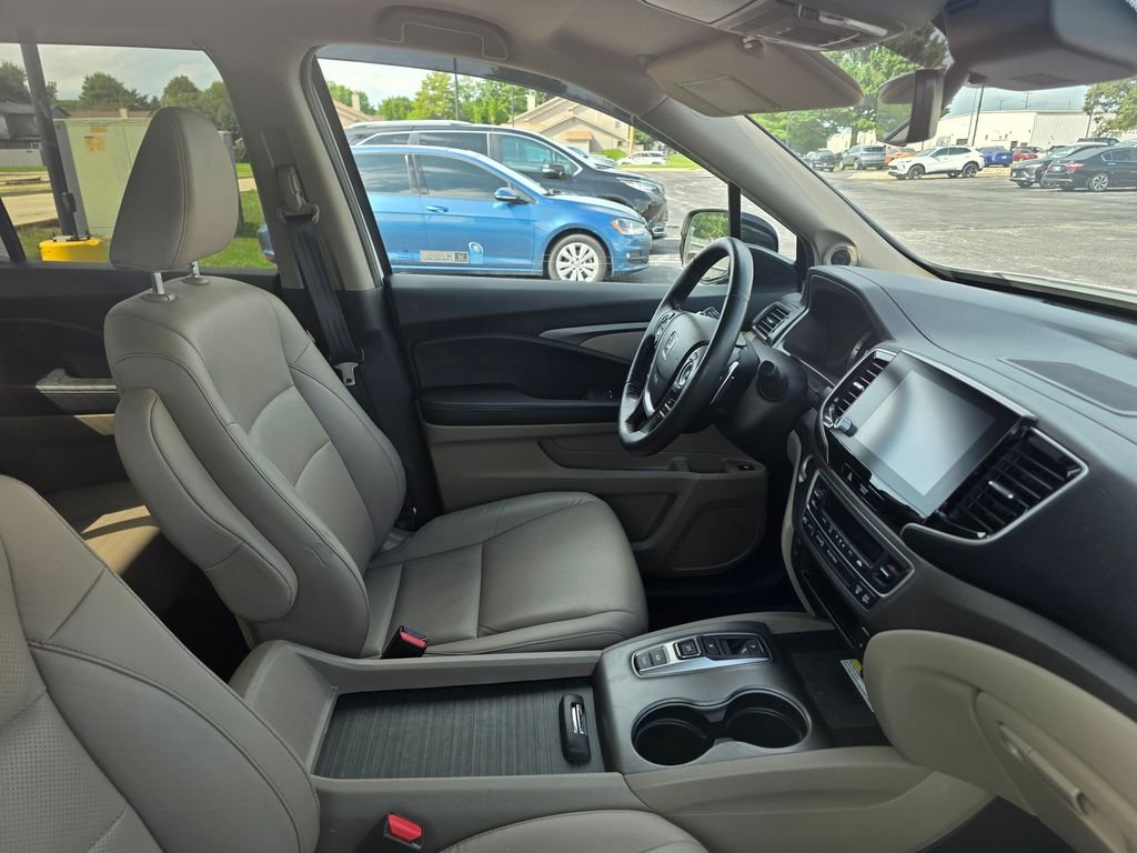 Used 2023 Platinum White Pearl Honda RTL-E image 5