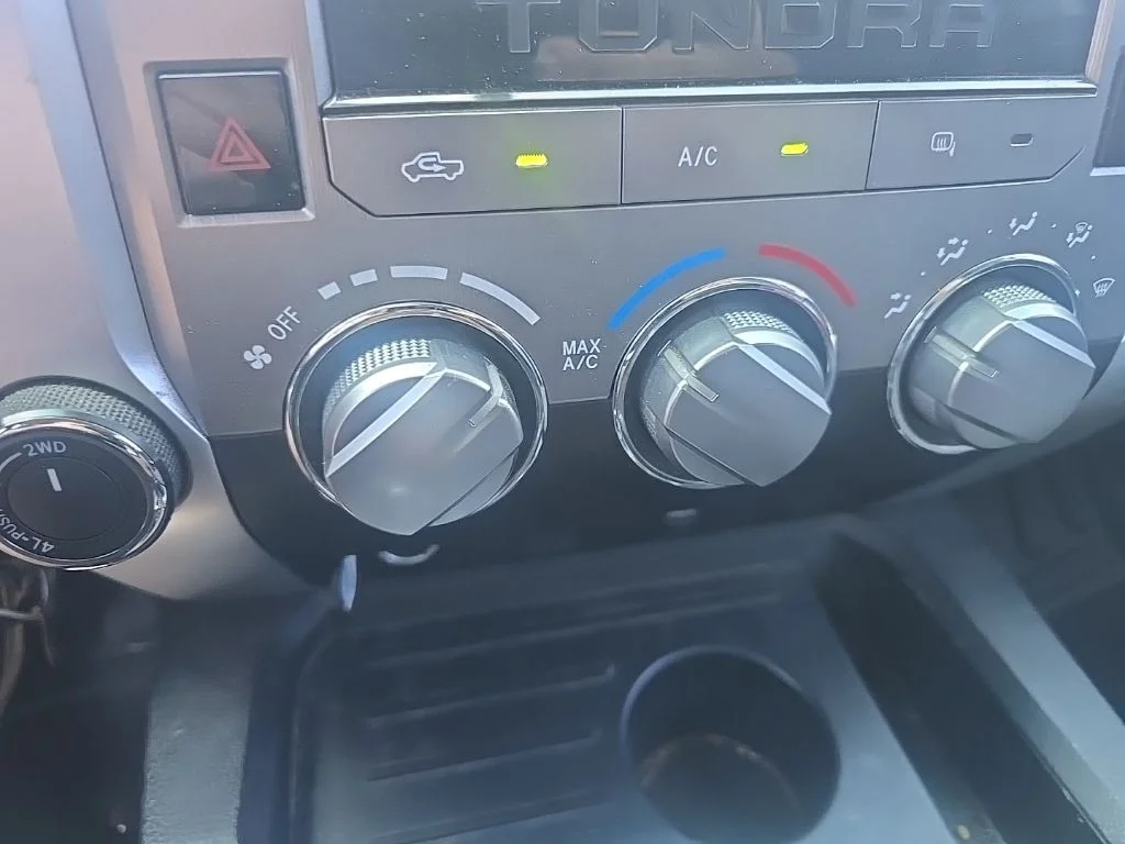 Used 2014 Black Toyota SR5 image 17