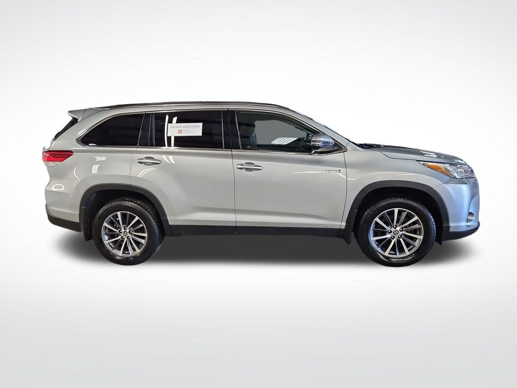 Used 2019 Silver Toyota XLE image 6