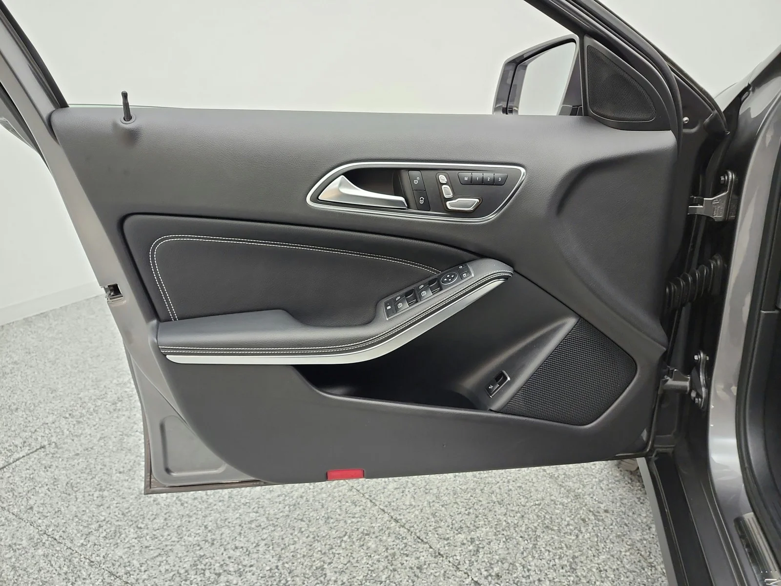 Used 2019 Mountain Grey Metallic Mercedes-Benz GLA 250 4MATIC® SUV image 12
