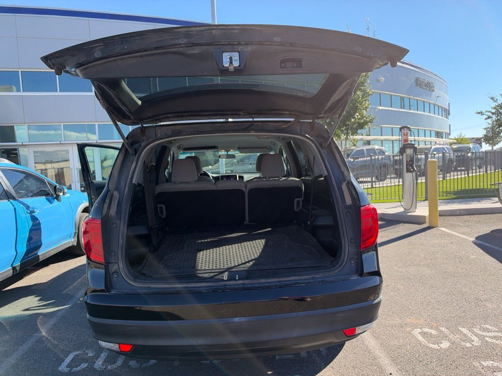 Used 2016  Honda EX image 19