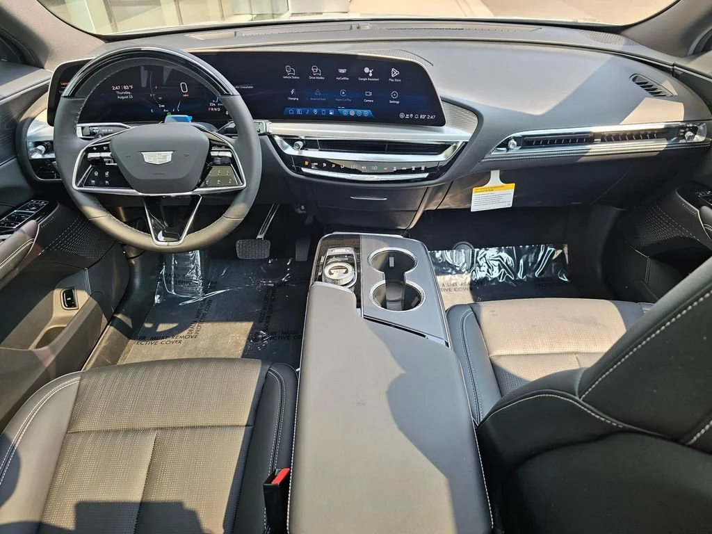 New 2026 Vibrant White Tricoat Cadillac Luxury image 17