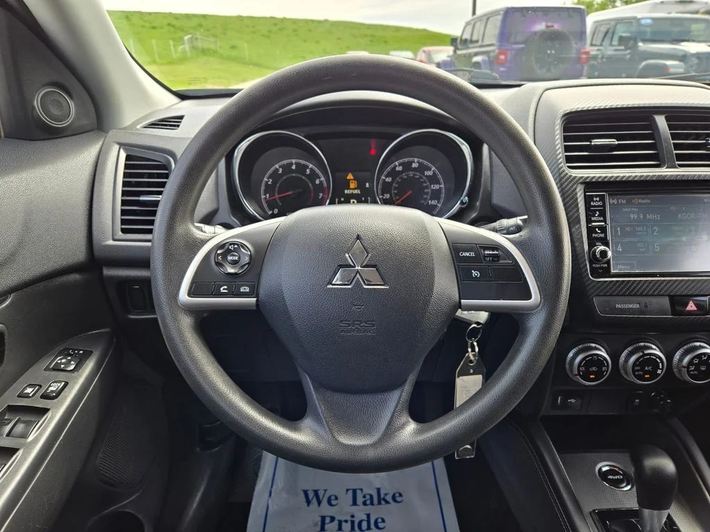 Used 2020 Black Mitsubishi 2.0 ES image 17