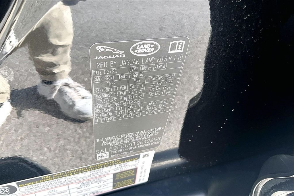 New 2026 Santorini Black Metallic Land Rover X-Dynamic SE image 13
