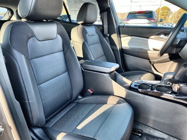 2026 Chevrolet Trax photo 32 of 40
