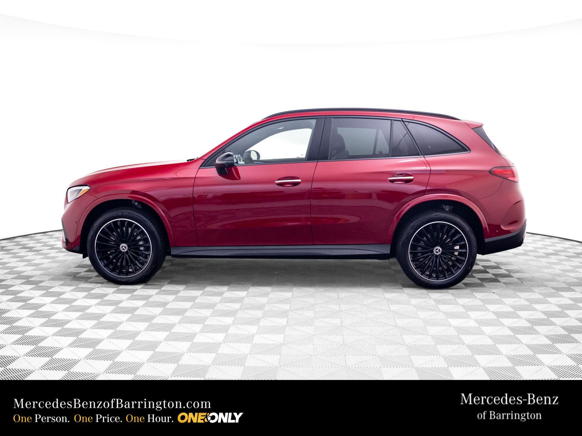 New 2026 MANUFAKTUR Patagonia Red Metallic Mercedes-Benz GLC 300 image 2