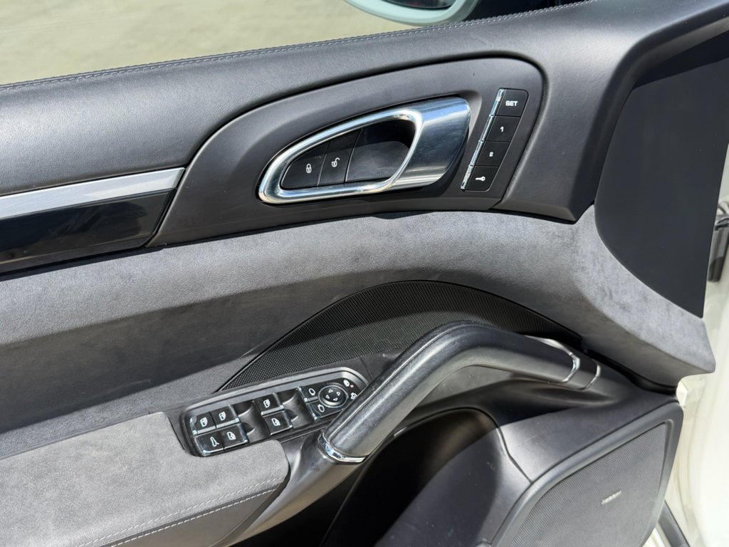 Used 2017  Porsche GTS image 22