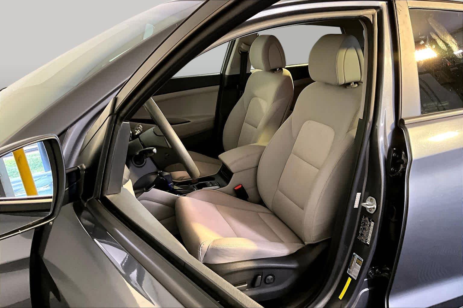 Used 2017 Coliseum Gray Hyundai SE image 9