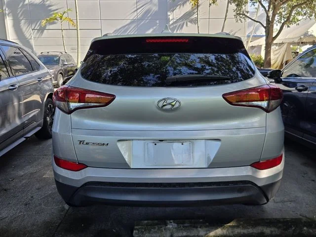Used 2018 Silver Hyundai SEL image 5