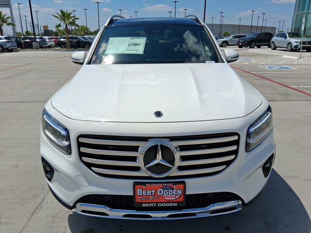 New 2026 Polar White Mercedes-Benz GLB 250 image 2