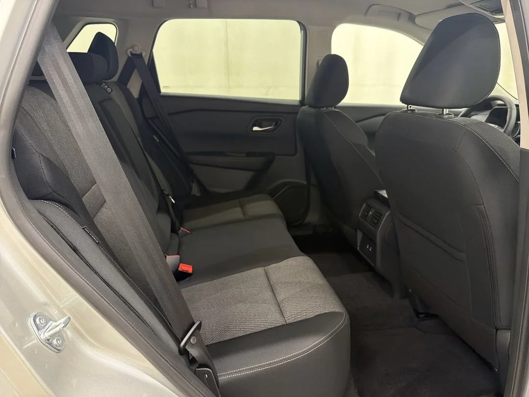 2025 Nissan Rogue SV - Photo 19