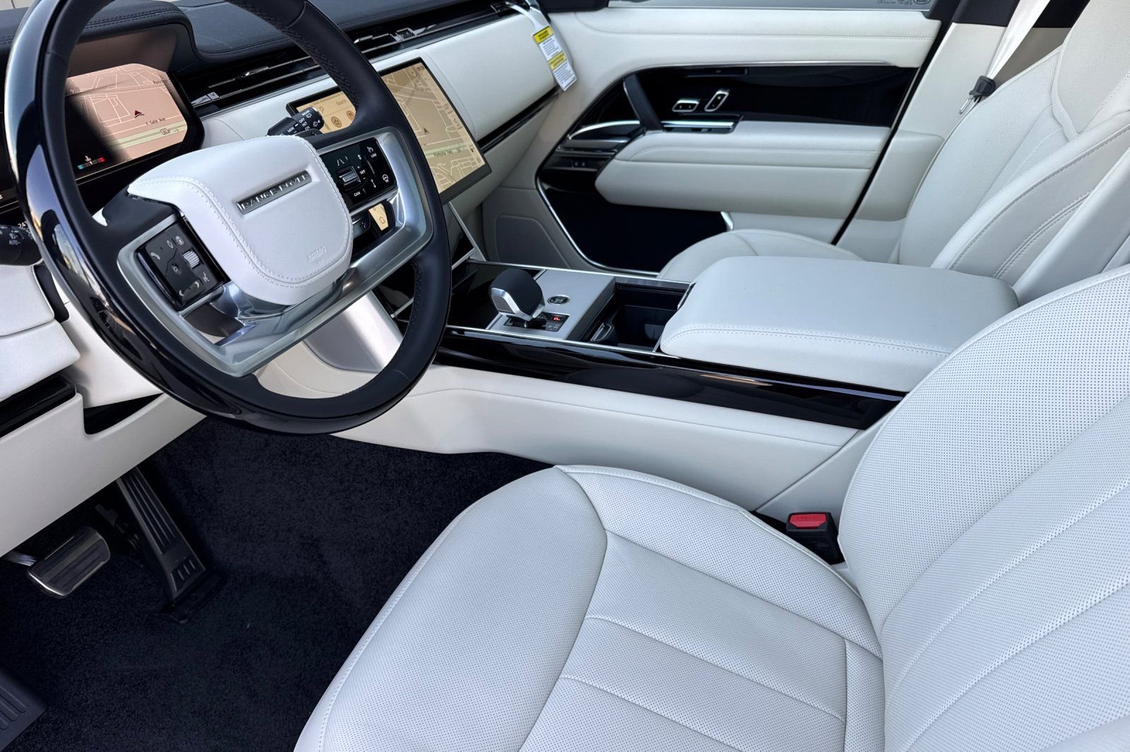 New 2026 Batumi Gold Land Rover SE image 9