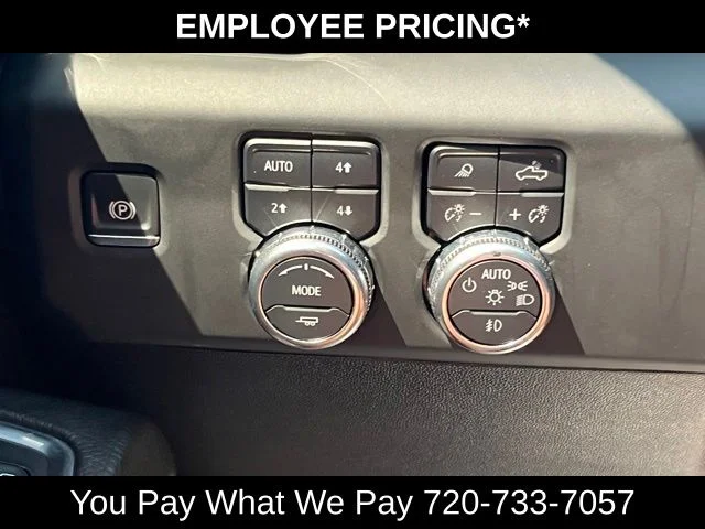 Used 2024 Silver GMC Denali image 39