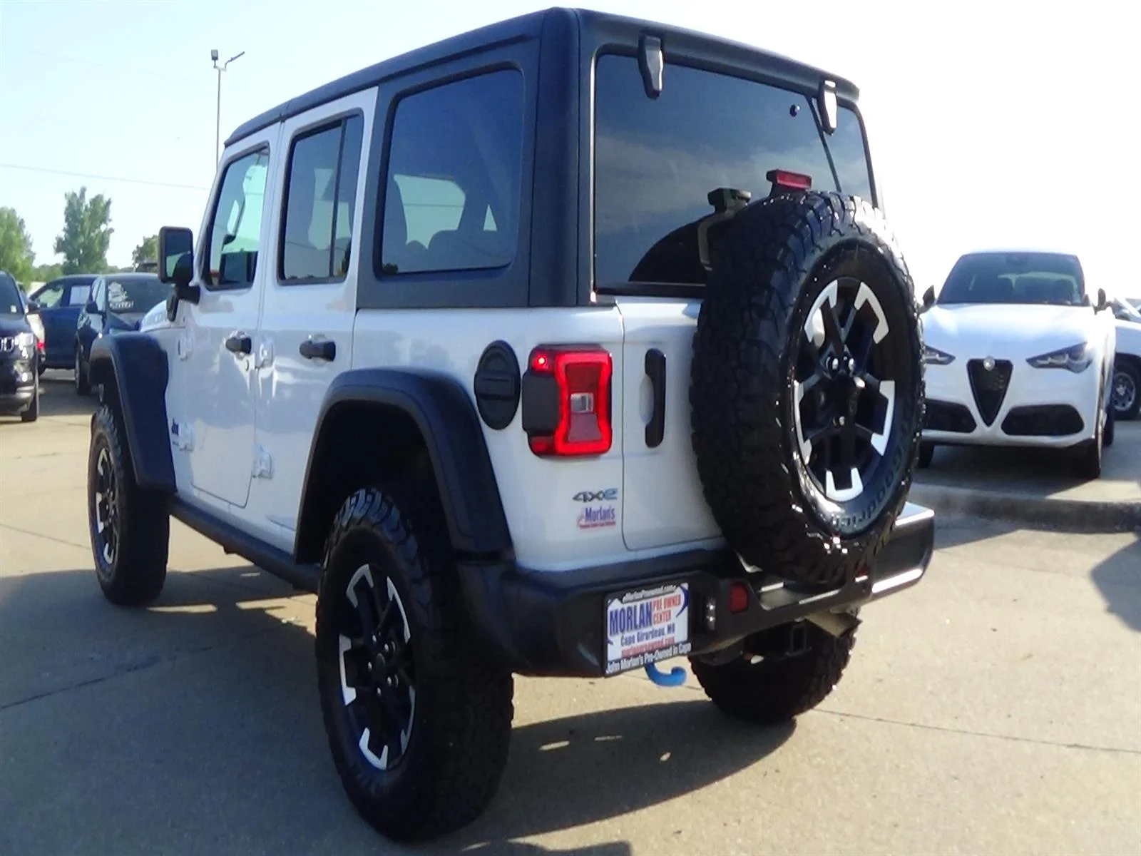 Certified Used 2025 Bright White Clear Coat (pw7) Jeep Rubicon 4xe image 8