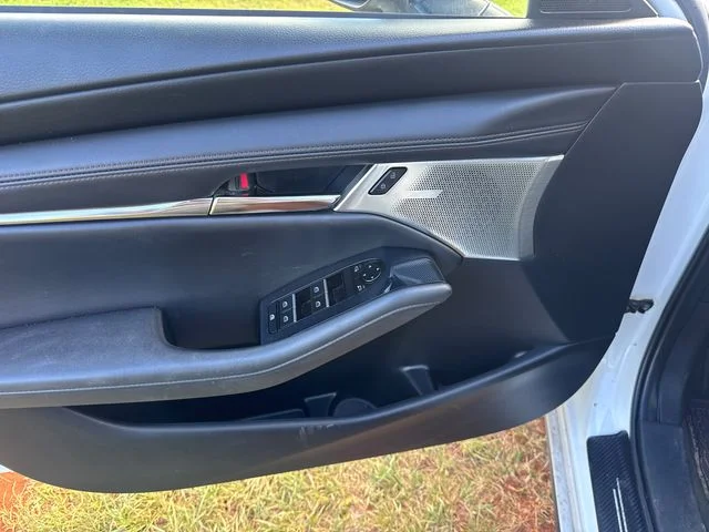Used 2020 White Mazda Preferred image 13