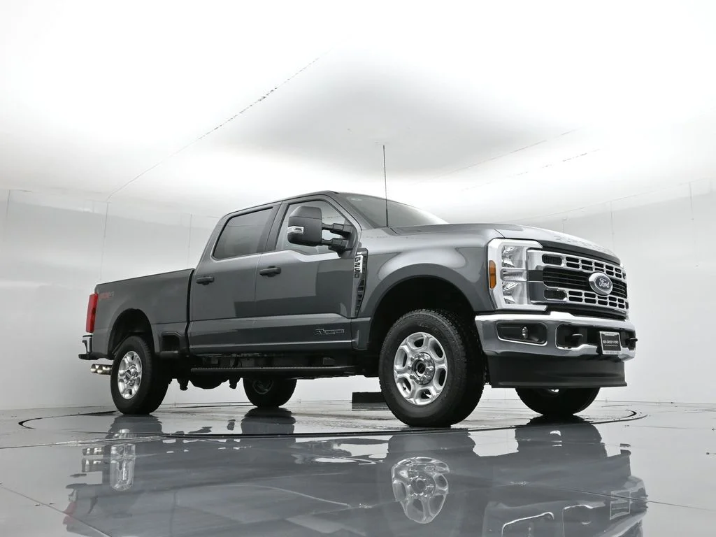 New 2026 Carbonized Gray Metallic Ford XLT image 46