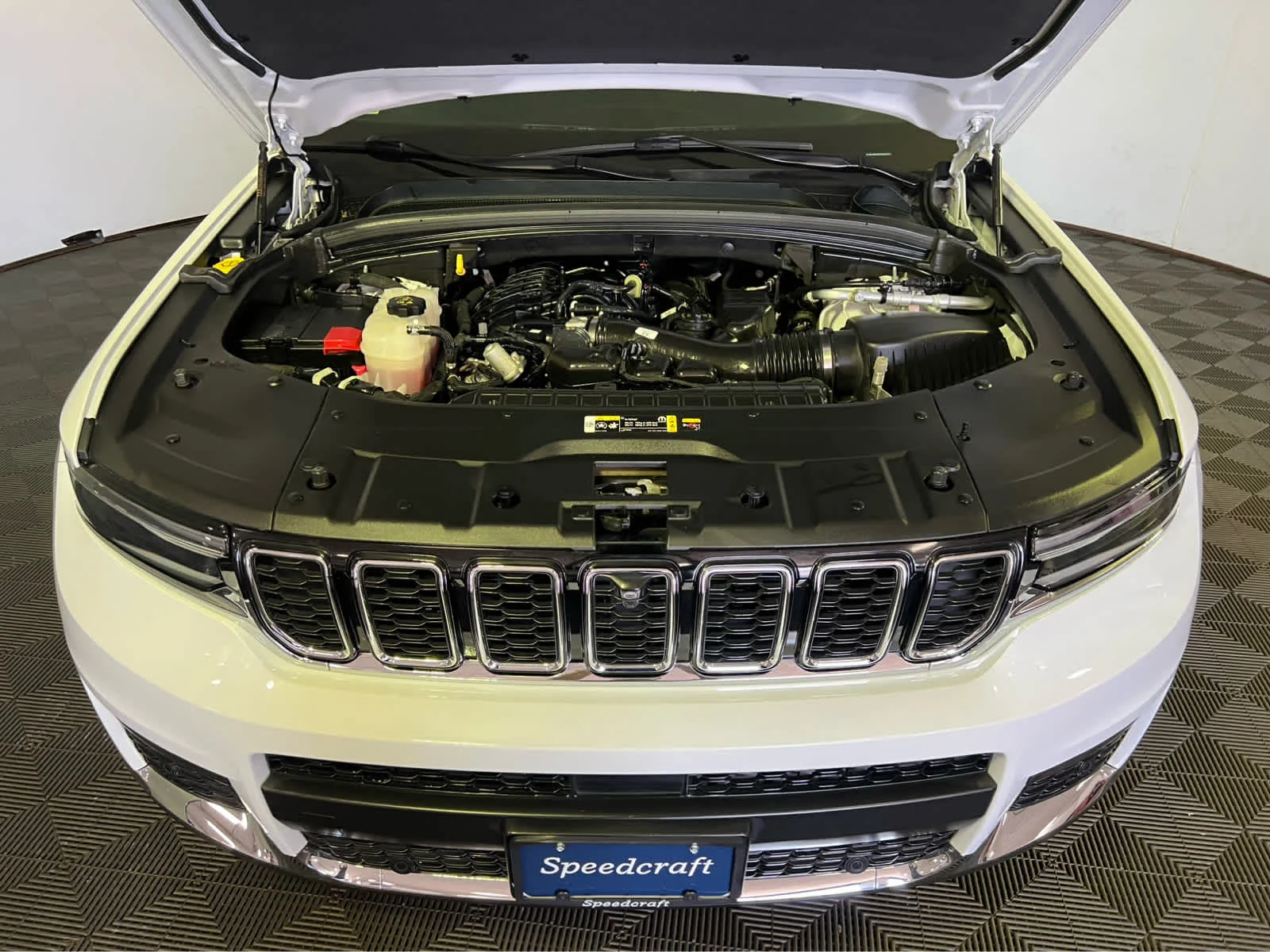 Used 2023 Bright White Clearcoat Jeep Limited image 34