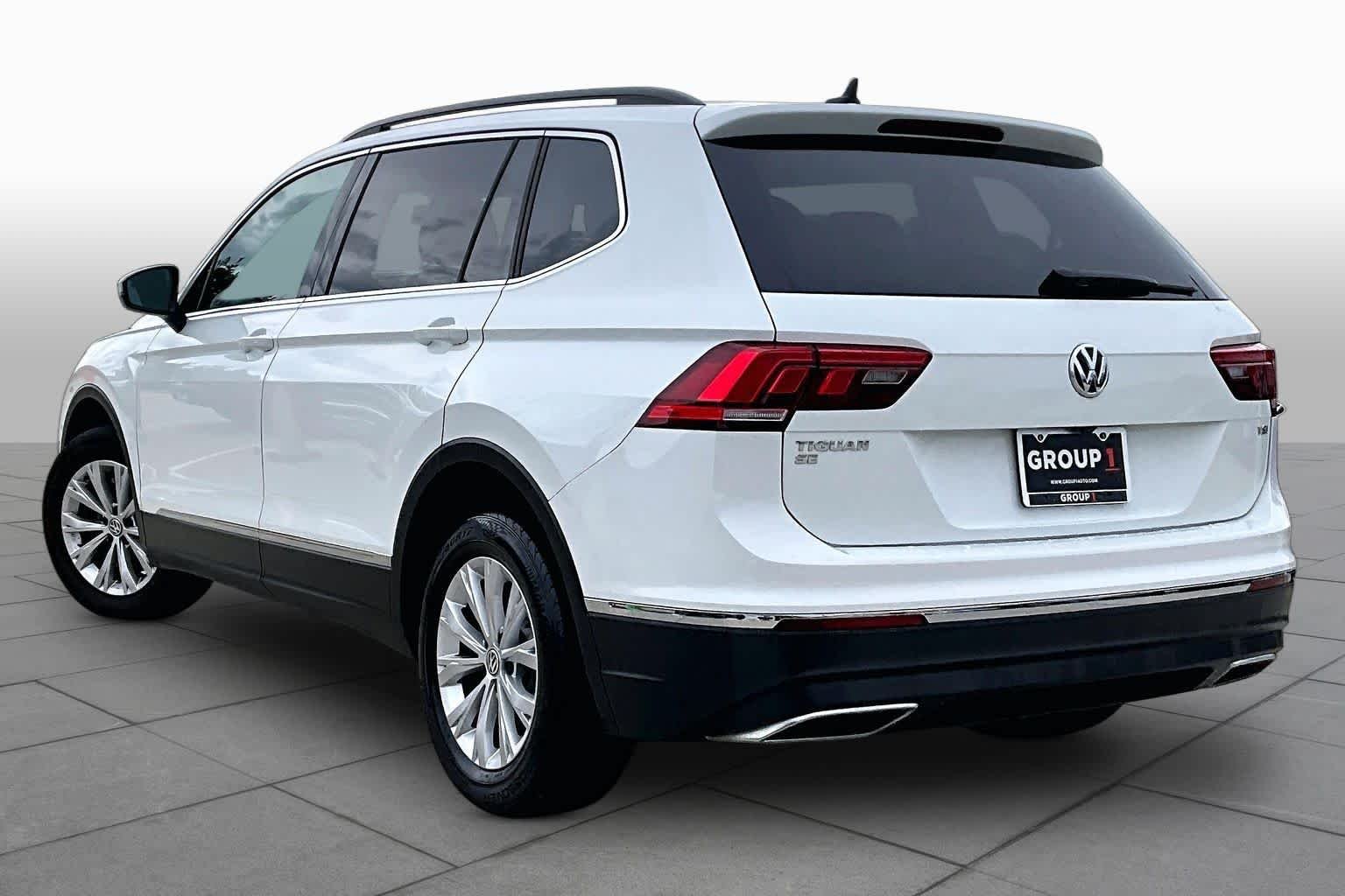 Used 2018 Pure White Volkswagen SE image 11