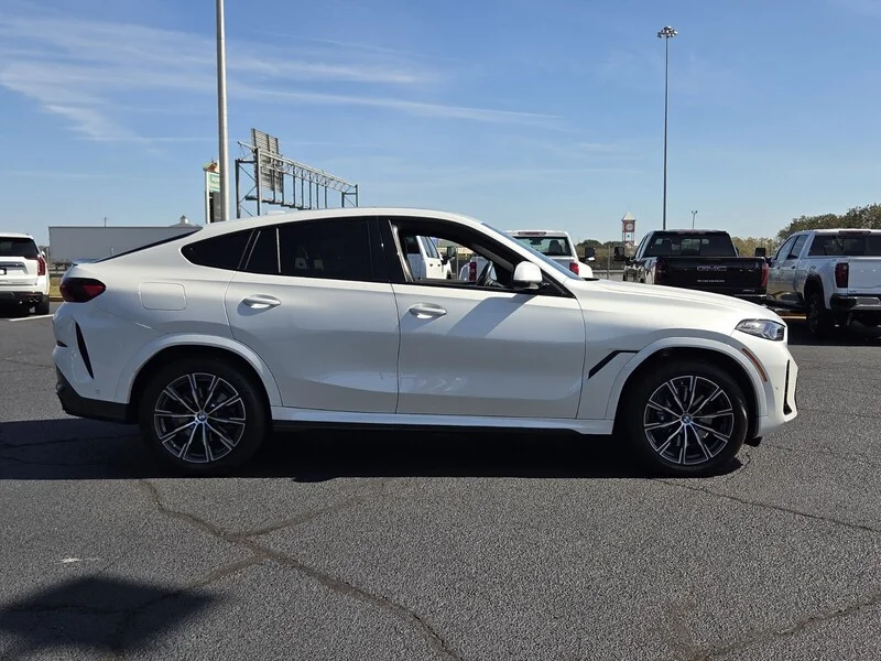 Used 2026 White Metallic BMW XDRIVE40I image 15