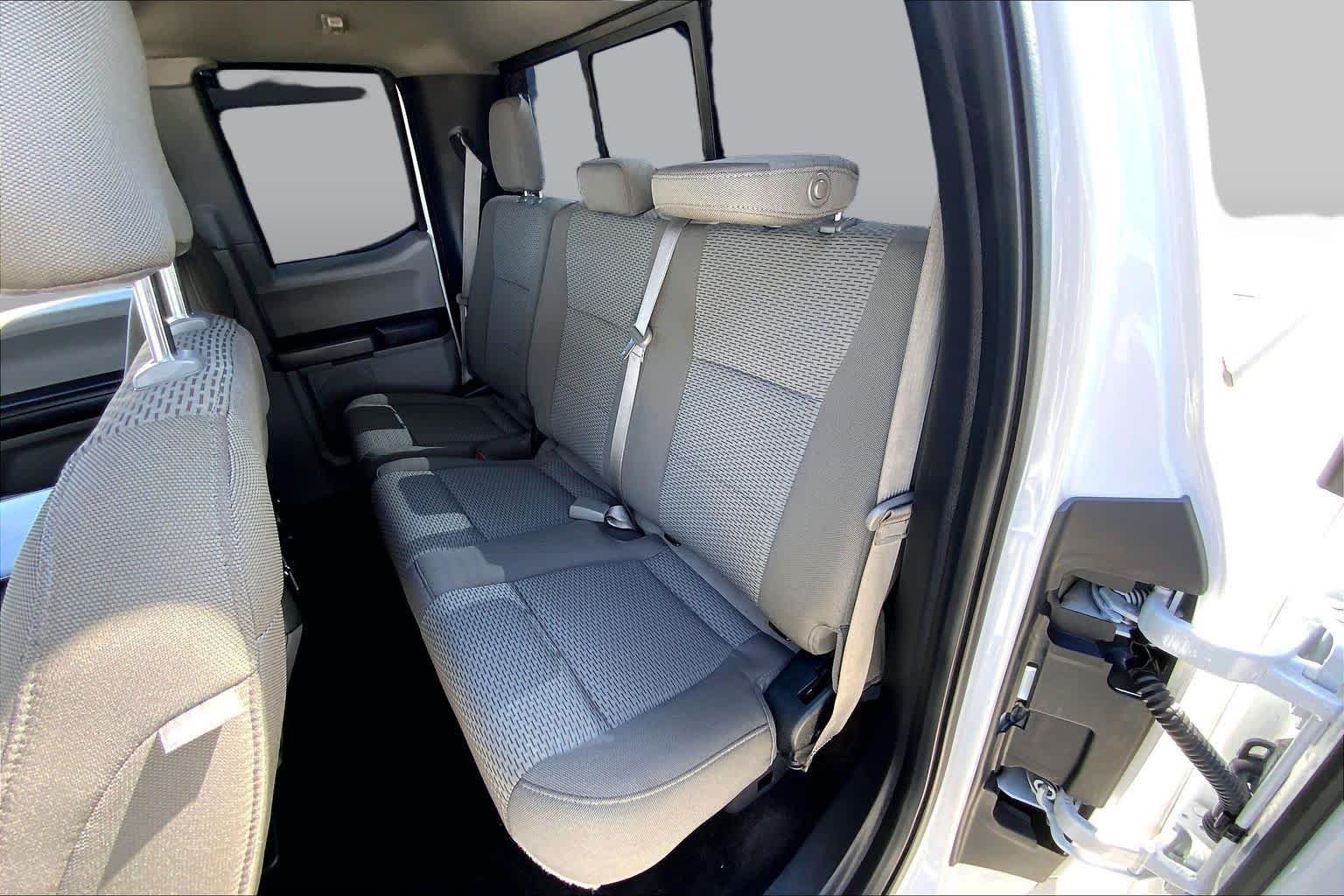 Used 2018 Oxford White Ford XLT image 17