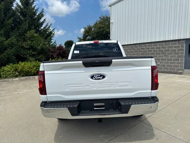 New 2026 Oxford White Ford XL image 6