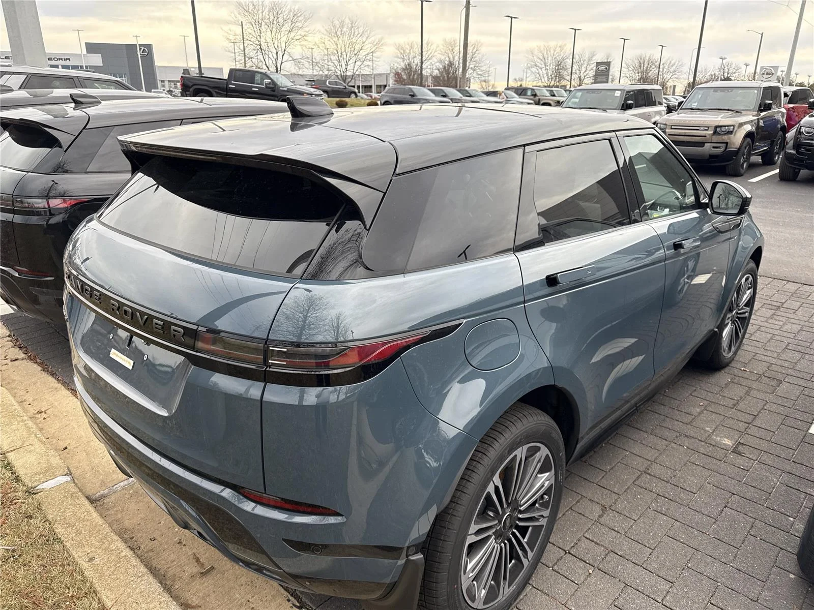 New 2026 Tribeca Blue Metallic Land Rover Dynamic SE image 4