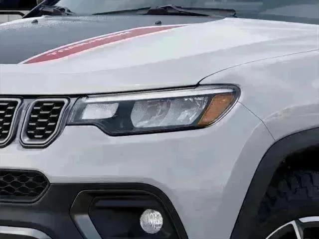 New 2026 Bright White Clear-Coat Exterior Paint Jeep Trailhawk image 48