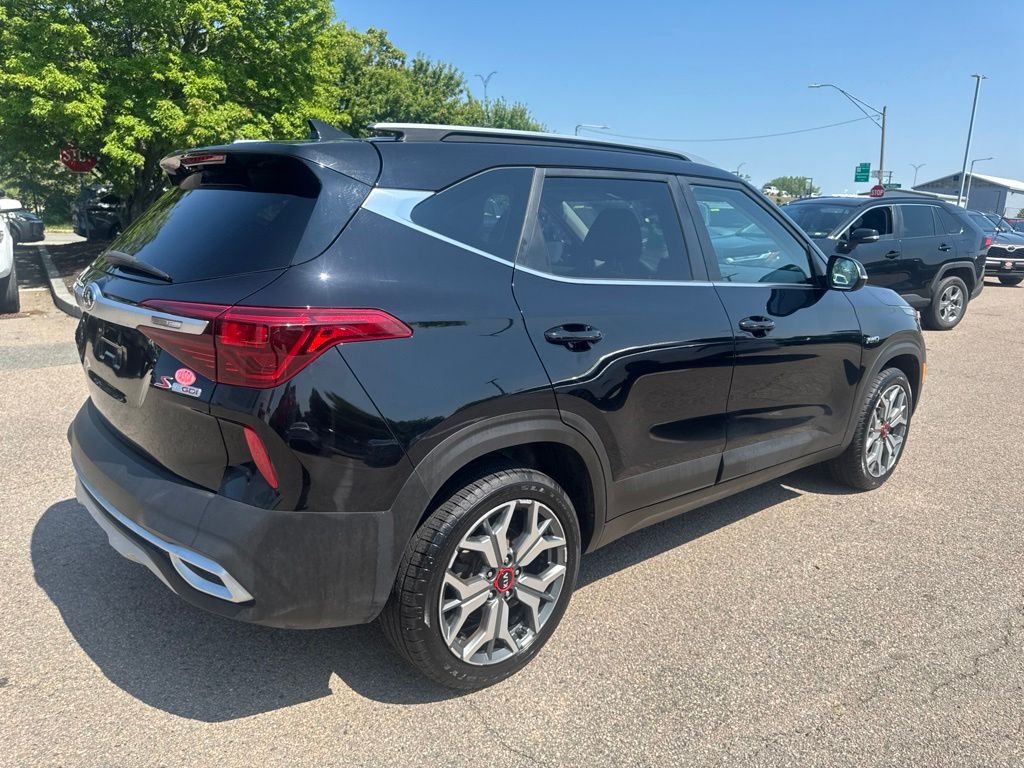 Used 2021 Black Kia S image 8