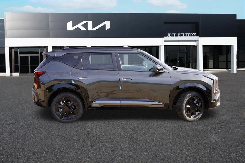 New 2027 Interstellar Gray Kia X-Line S image 2