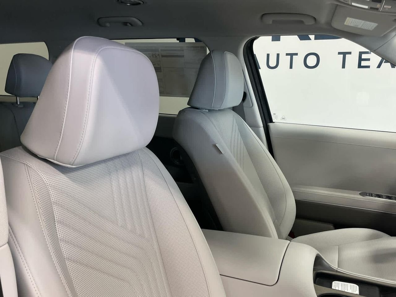 New 2026 Creamy White Pearl Hyundai SEL 7P image 39