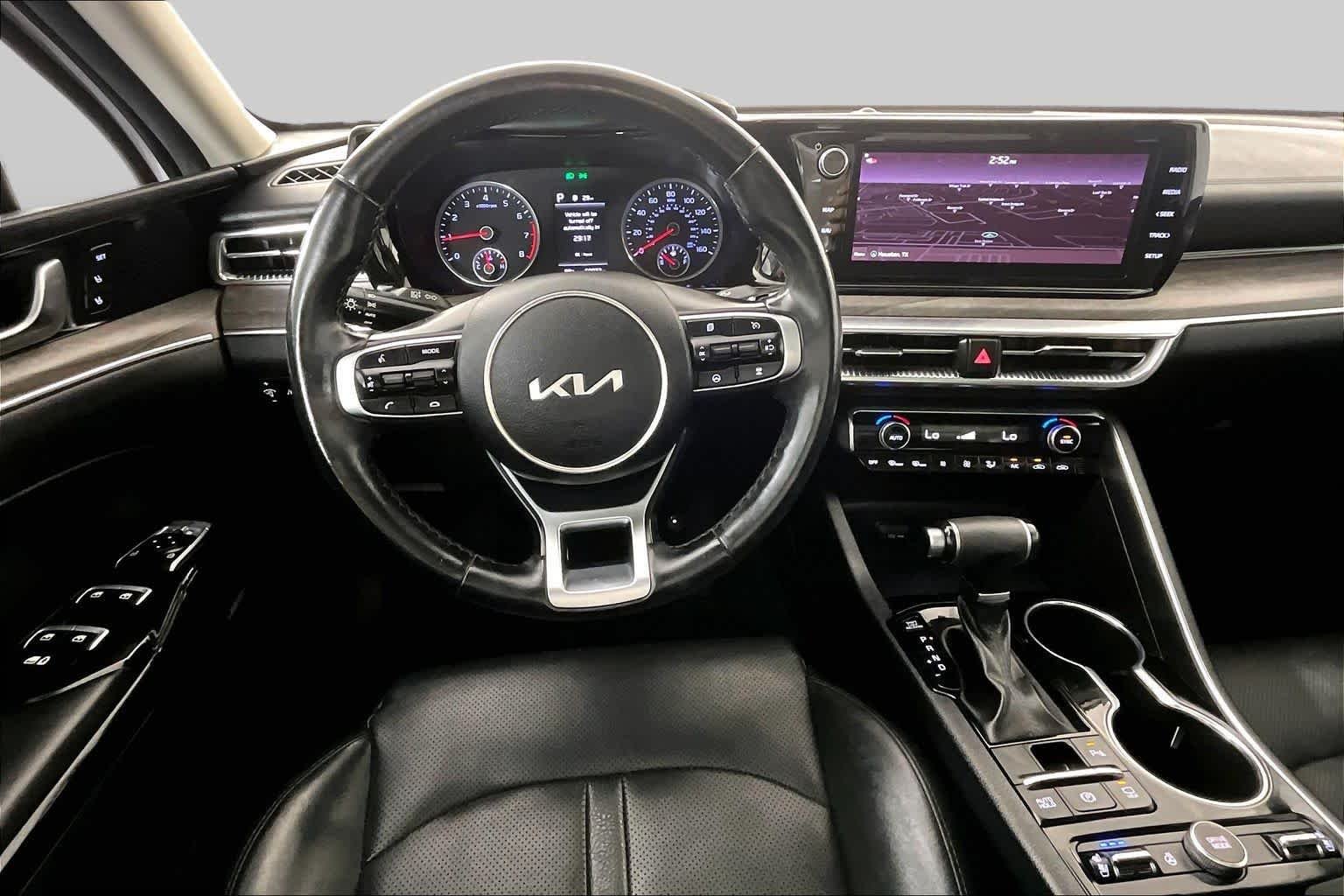 Used 2022 Glacial White Pearl Kia EX image 6