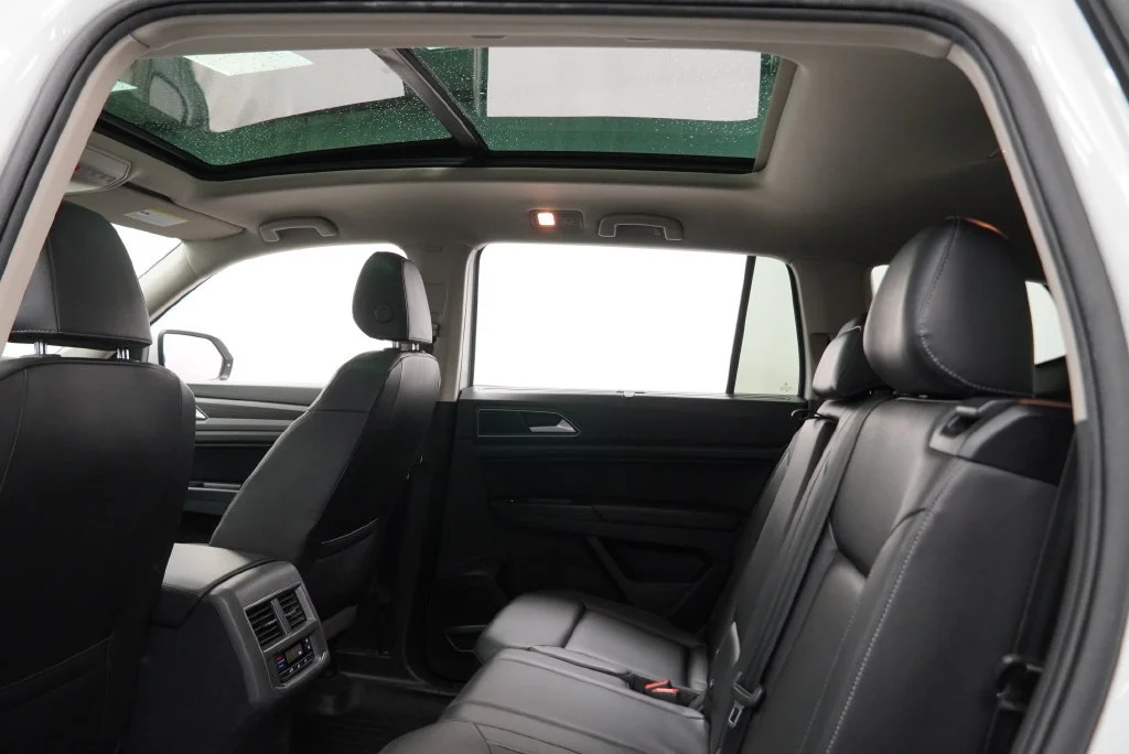 Used 2019 White Volkswagen 3.6L V6 SEL image 5