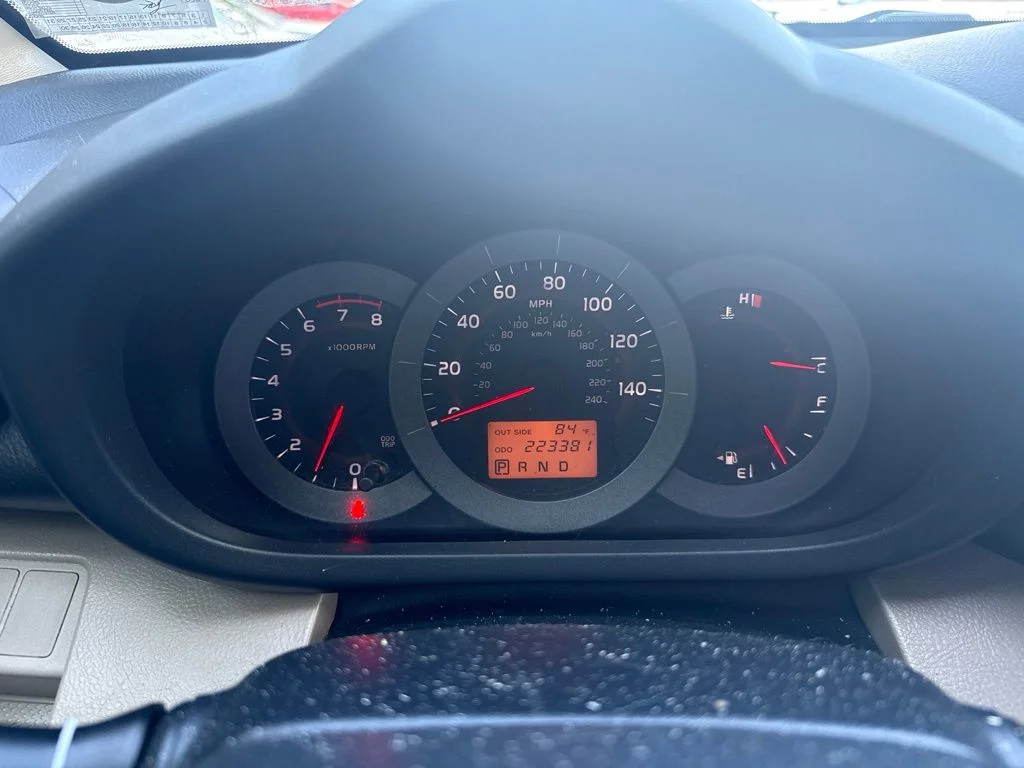 Used 2008  Toyota Limited image 1