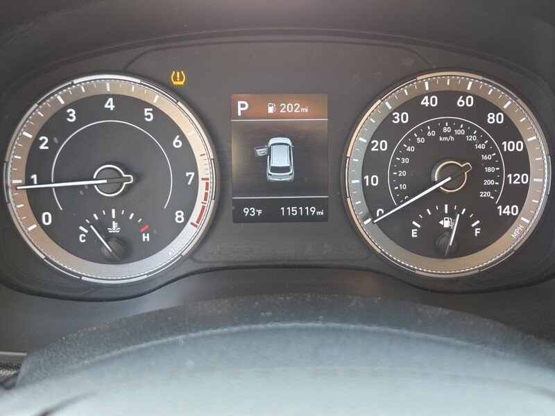 Used 2021 Black Hyundai SE image 27