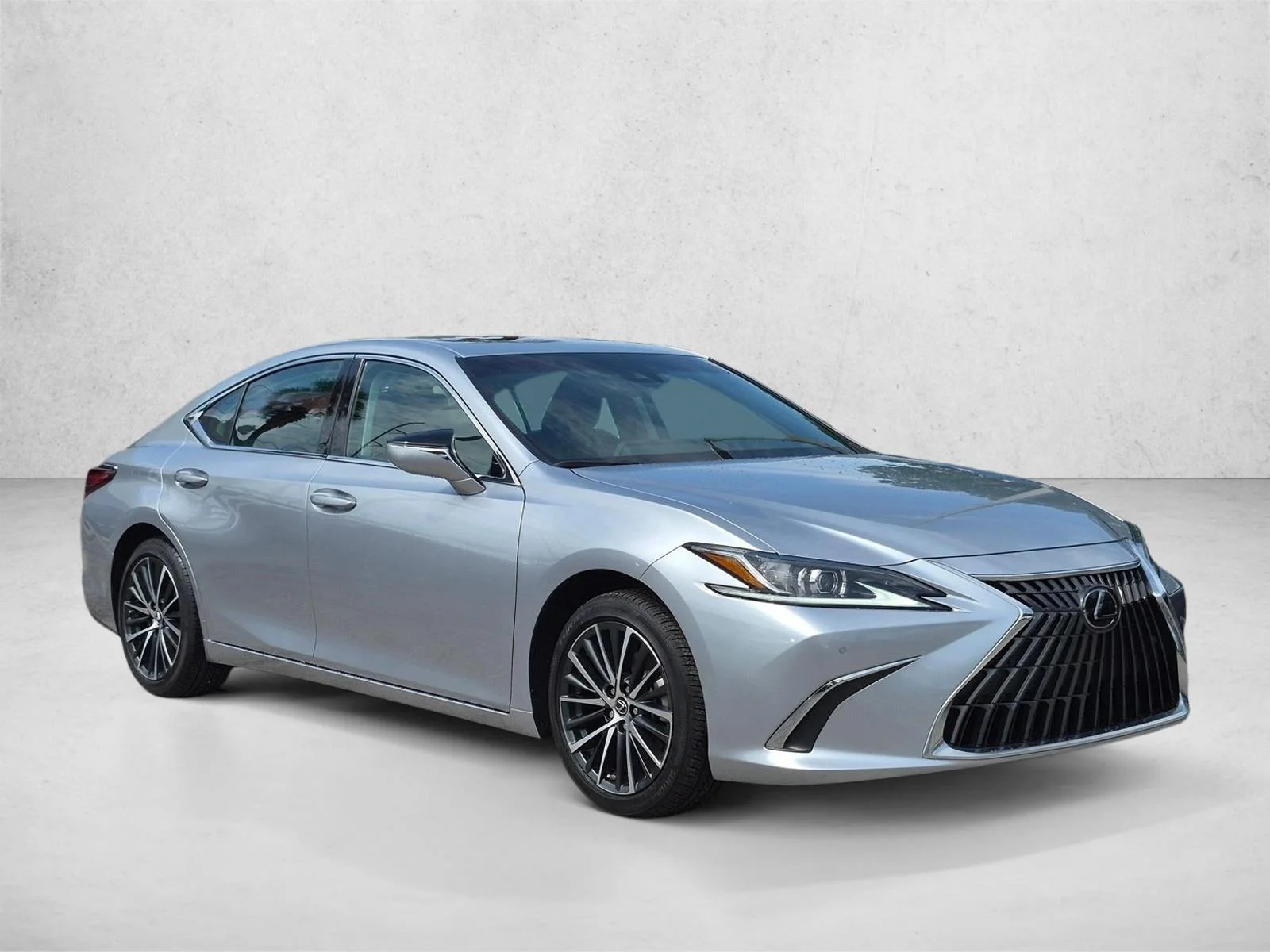 Certified Used 2025 Iridium Lexus  image 3